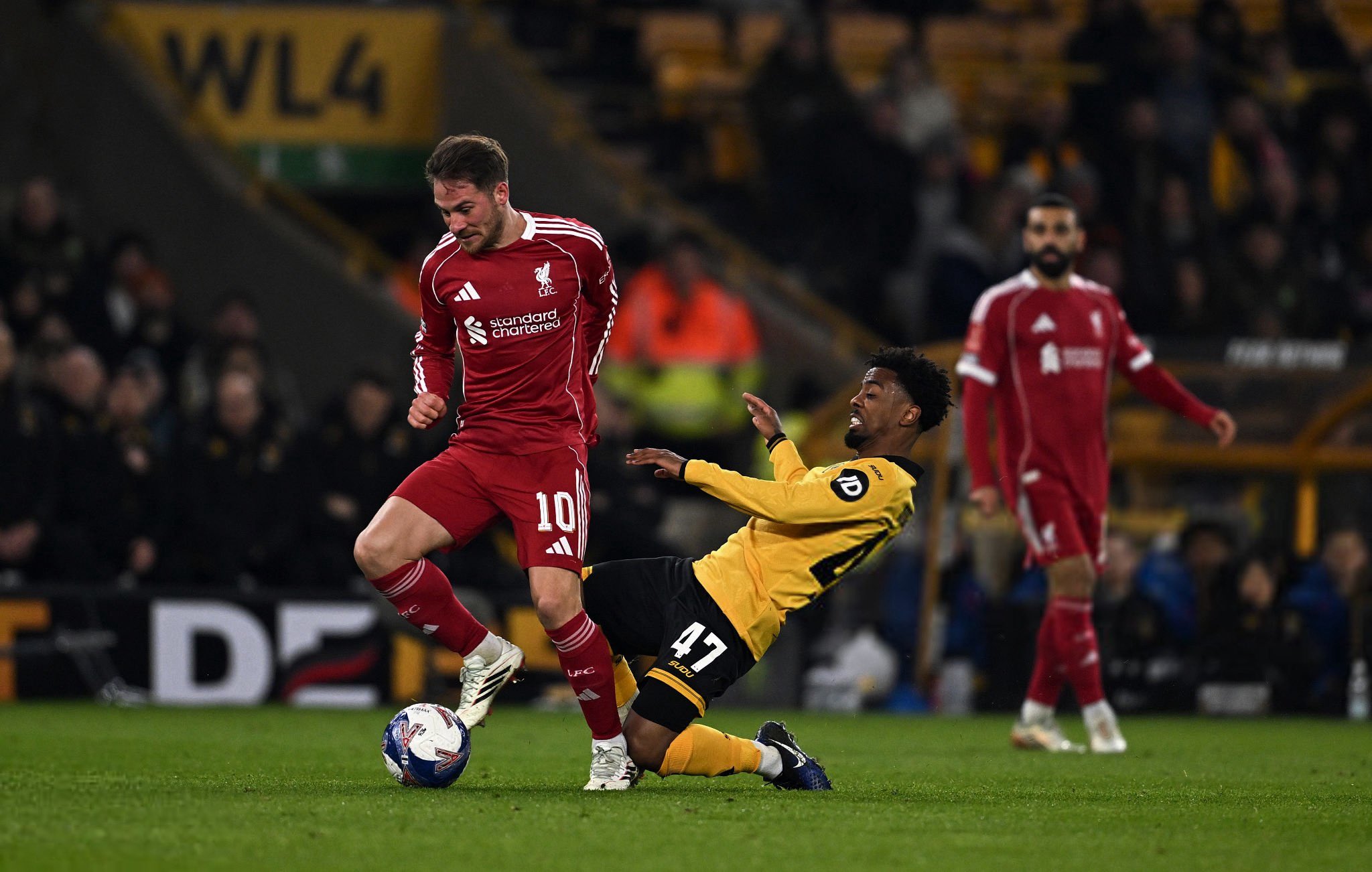 Fútbol: Alexis Mac Allister salió lesionado y enciende las alarmas de Scaloni