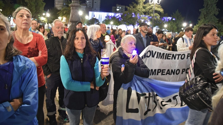 Santa Rosa: marcha contra la reforma de la Ley de Glaciares y críticas al Congreso