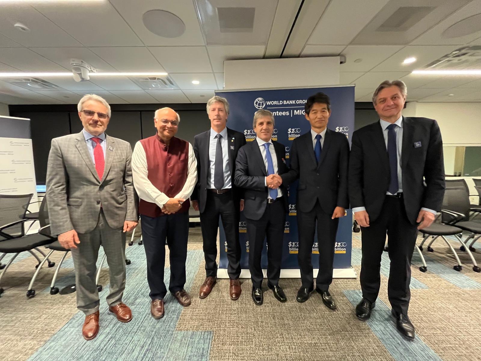 Luis Caputo celebró los acuerdos con el Banco Mundial y el BID: “Nos permitirán refinanciar deuda a tasas más bajas”