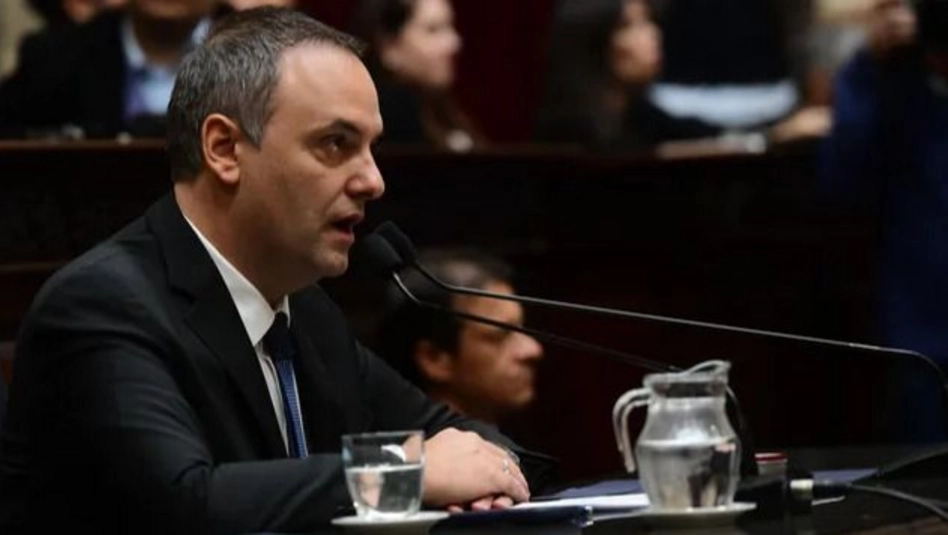 Investigan millonarias refacciones en una vivienda atribuida a Manuel Adorni