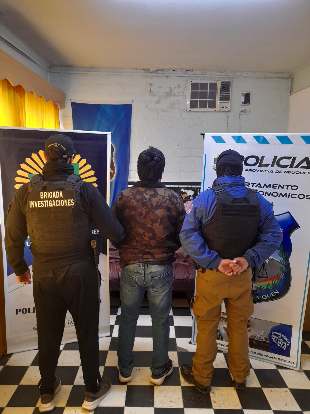 Desarticulan una red de estafas telefónicas tras operativos en tres provincias