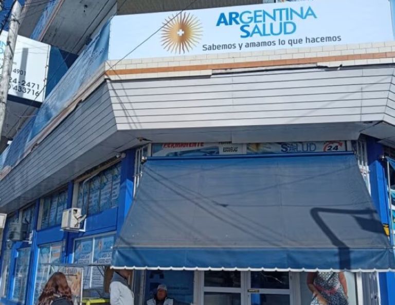 Buenos Aires: son cinco las clínicas clausuradas y dos farmacias detrás de la red de falsos médicos de Argentina Salud