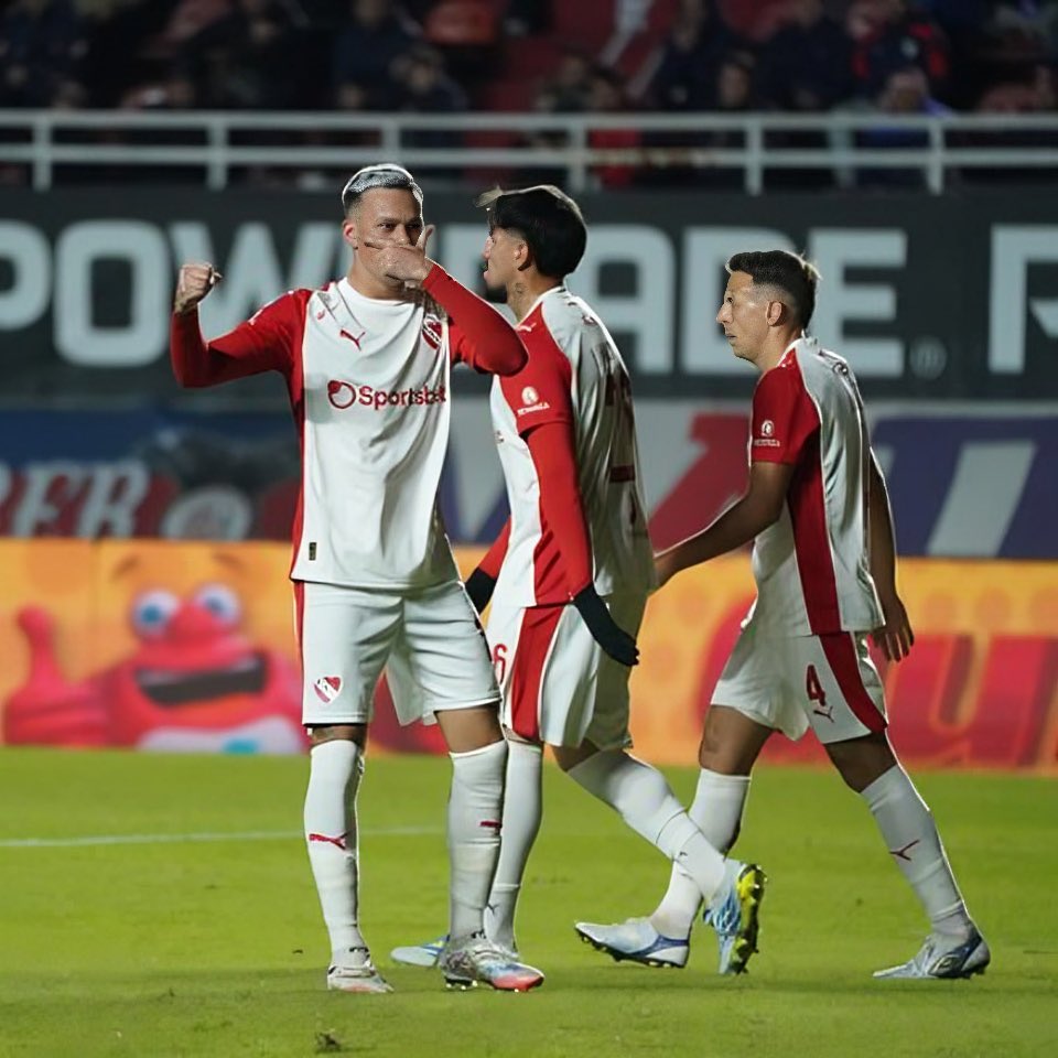 Fútbol: Independiente venció a San Lorenzo y ambos estarán en los Playoffs