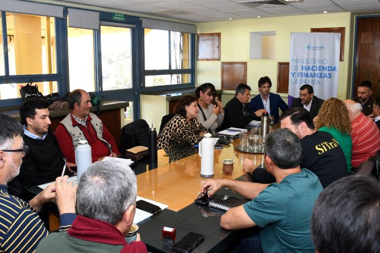 El Gobierno de La Pampa acordó un aumento del 4% para mayo en la paritaria estatal y un agente con familia tipo cobrará $1.600.000