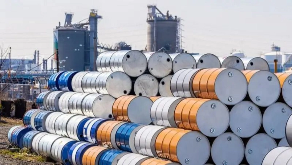 La suba del petróleo golpeó a los mercados y aumentó el riesgo país