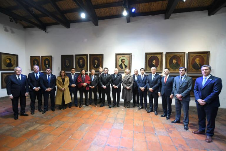 Qué hay detrás del cambio de estrategia del Gobierno con los gobernadores para 2027