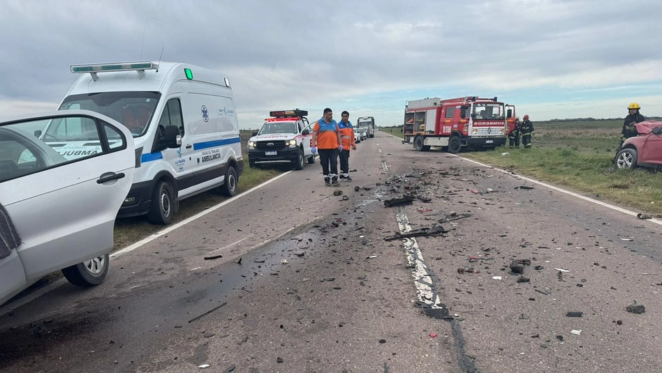 Ruta 5: un muerto y un herido grave tras un choque frontal entre dos autos