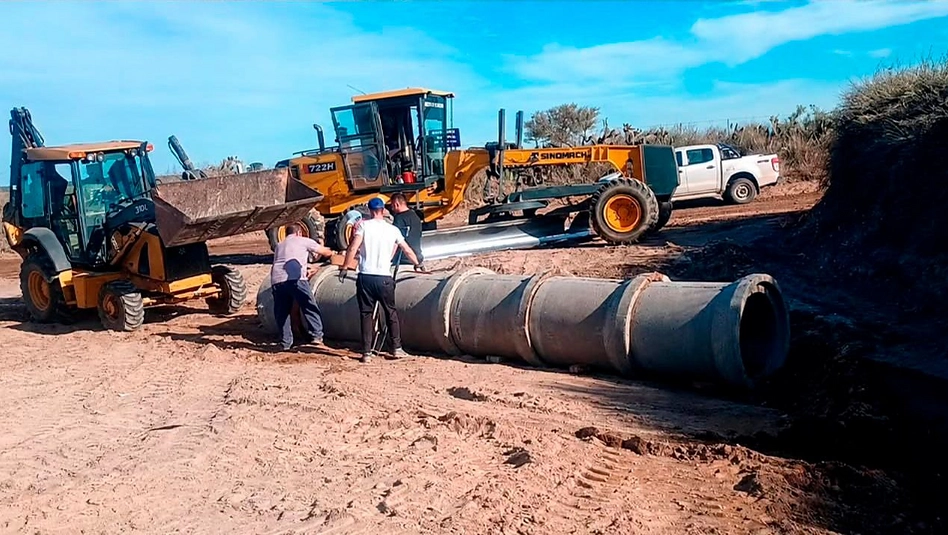 Winifreda: realizan obras de desagüe ante la posible llegada de El Niño
